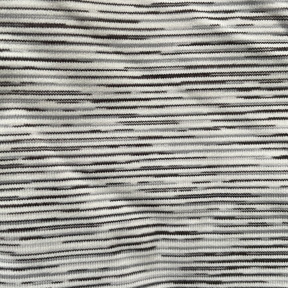 Lululemon On The Fly Short - Picture 4 of 4